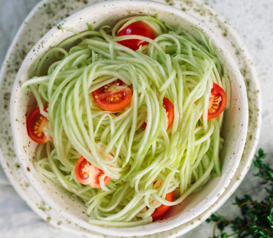 Veggie Noodles w/ Creamy Avocado Sauce